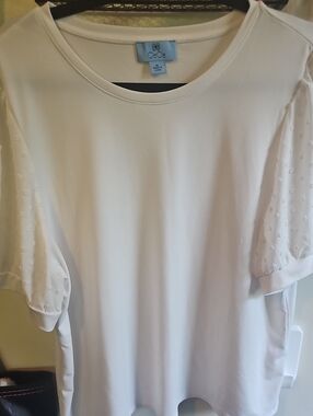 CeCe Cream Short-Sleeve Crewneck Top